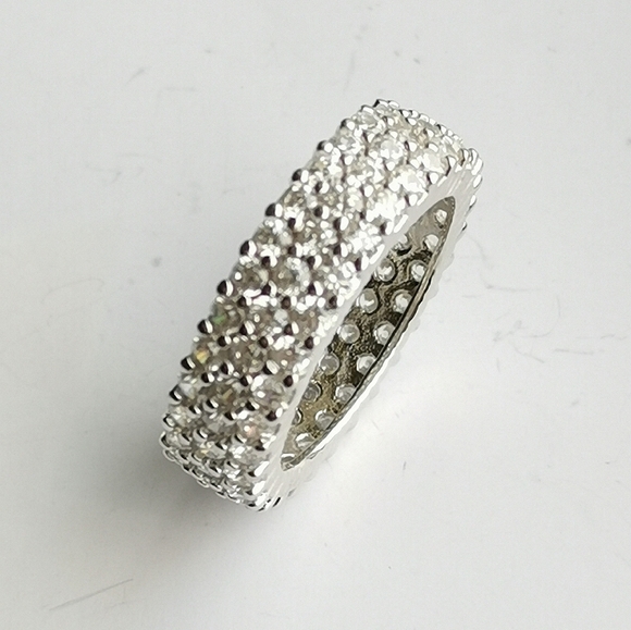 Elegant Silver Women's Ring - Picture 2 of 7